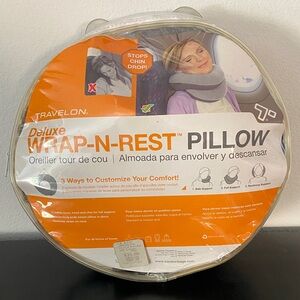 Travelon Deluxe Wrap-N-Rest Pillow
